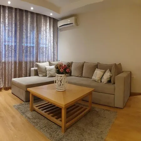 Shabby Chik, Cozy Near St Sava Temple Διαμέρισμα Βελιγράδι