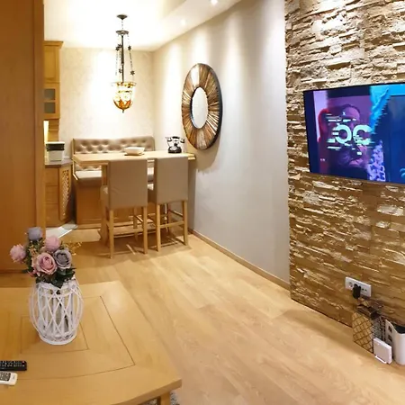 Shabby Chik, Cozy Near St Sava Temple Apartment Belgrade